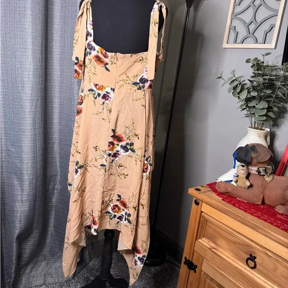 Floral Asymmetrical Dress in Cream - Picture 3 of 5